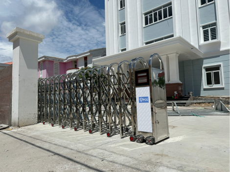 Cổng xếp Inox P-003