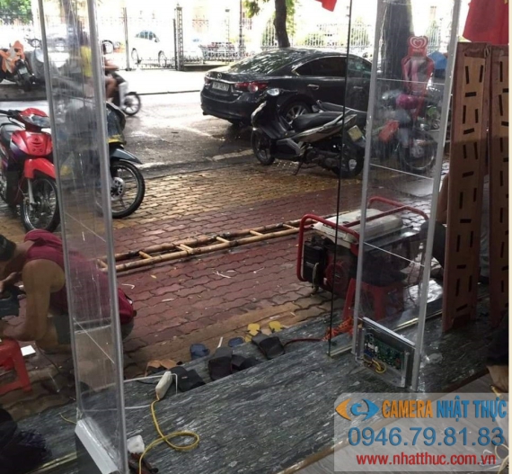 Hoàn thành hệ thống cổng từ an ninh cho cửa hàng thời trang