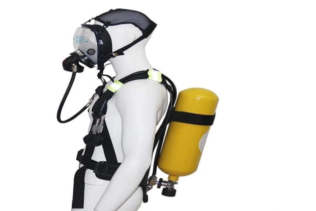 Hướng dẫn sử dụng mặt nạ phòng độc đúng cách trong tình huống cháy nổ